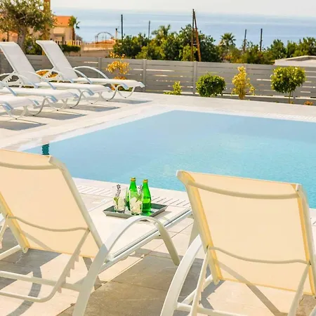 Andromeda Villa Péjia